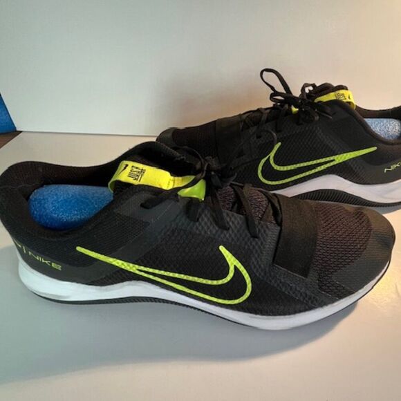 Athletic_Shoes
